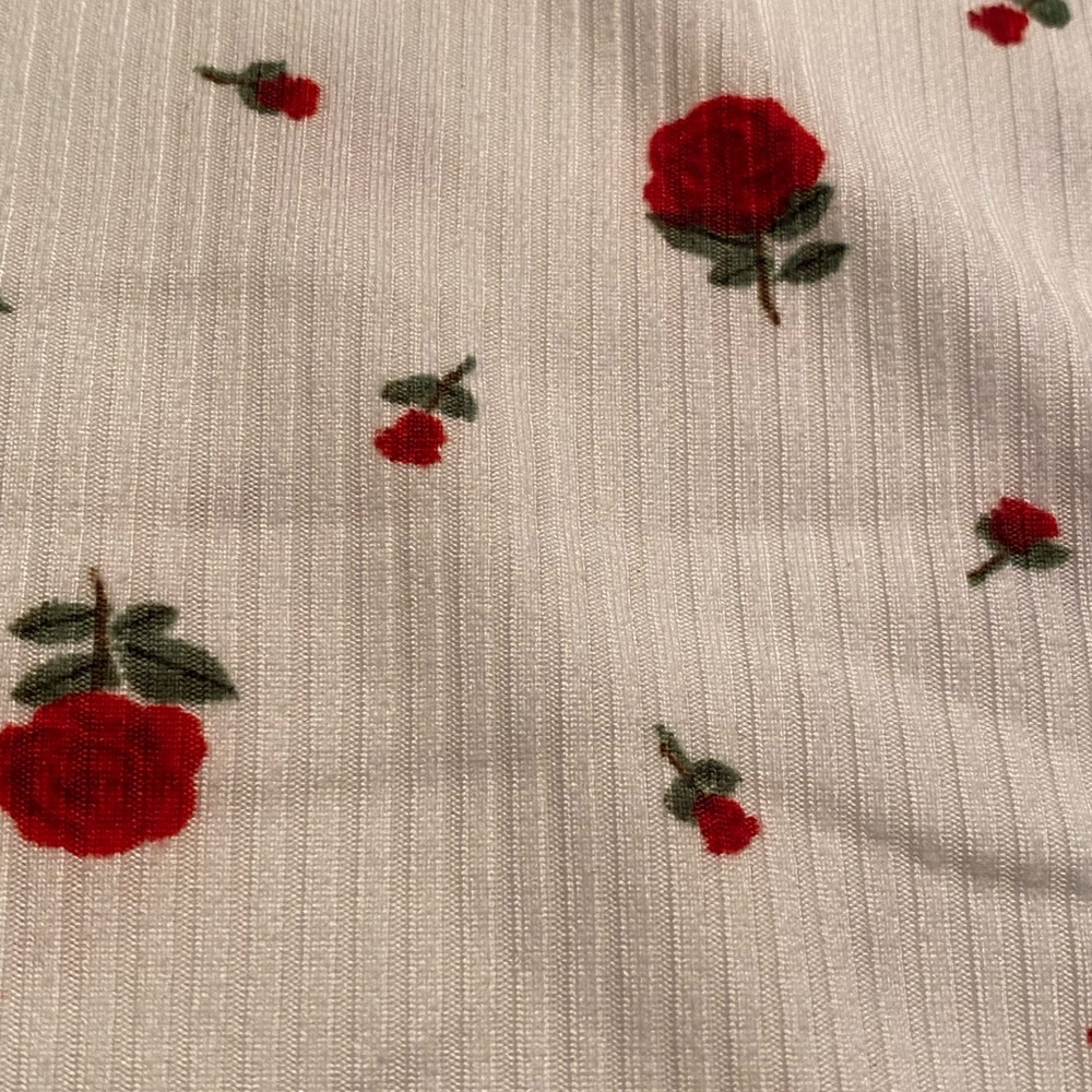 Flower 🌺 Tank - Picture 2 of 8